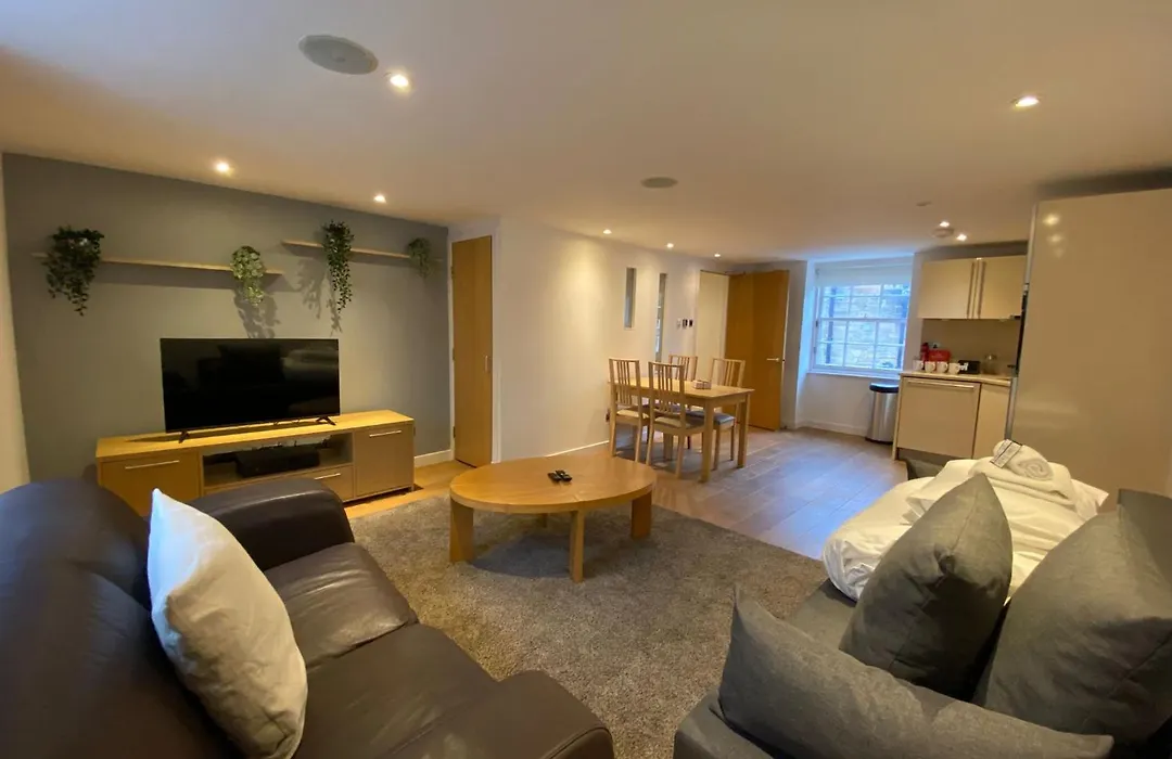 Cs Exclusive Apartments Of Princess Street West End-1