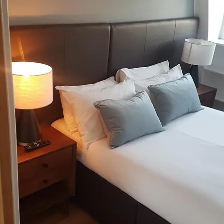 Cs Exclusive Apartments Of Princess Street West End-2